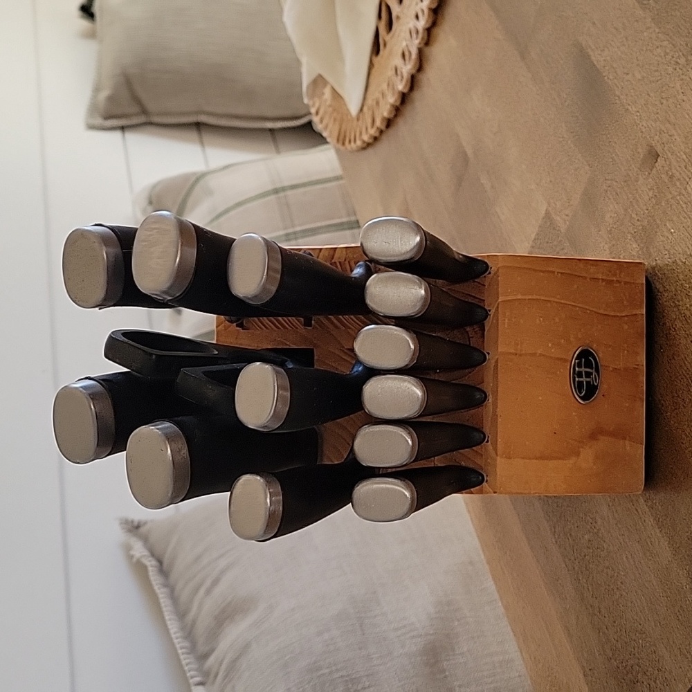 Hampton Forge Knife set